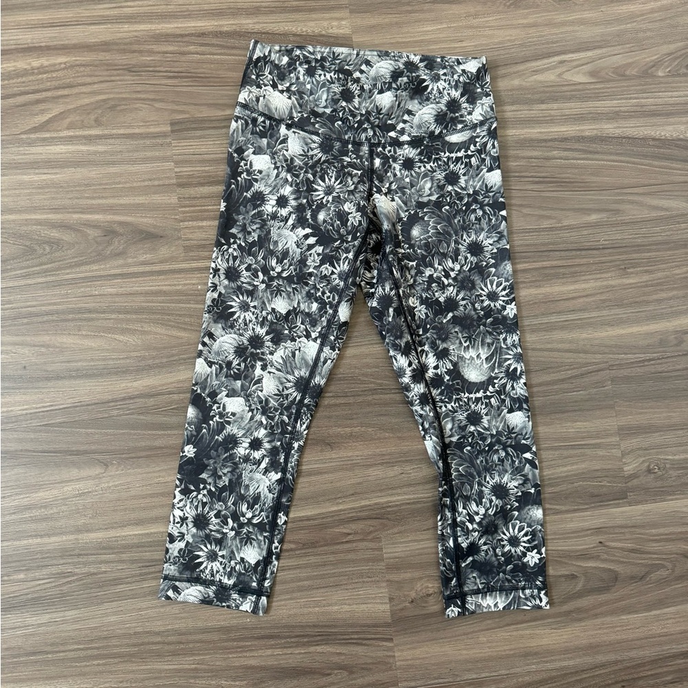 Lululemon Crop Leggings VGUC size 4